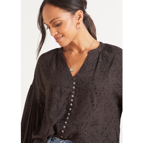 Z Supply Mazzy‎ Stamped Button Front Balloon Sleeve Blouse Top, Black - Size M - Picture 3 of 11